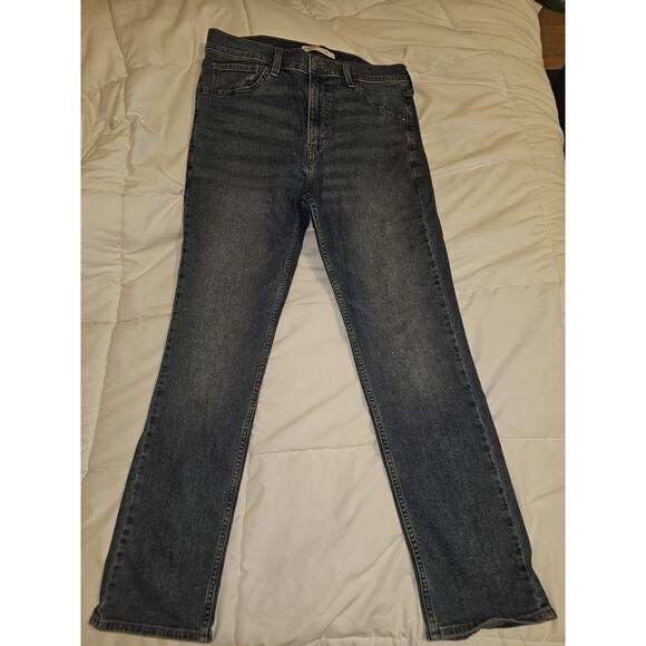 Levi Signature Gold Women’s Slim Fit Blue Jeans Size 30 Mid Rise - Picture 4 of 7